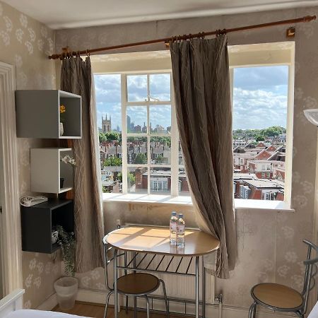 Super Located Studio In South Ken At Chelsea Cloister Лондон Екстериор снимка