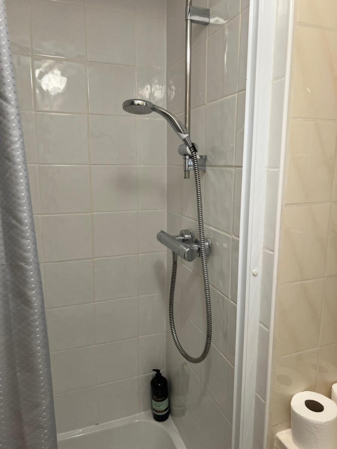 Super Located Studio In South Ken At Chelsea Cloister Лондон Екстериор снимка