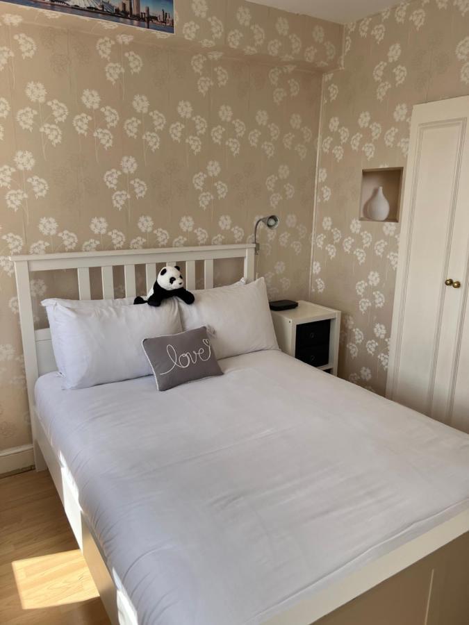 Super Located Studio In South Ken At Chelsea Cloister Лондон Екстериор снимка